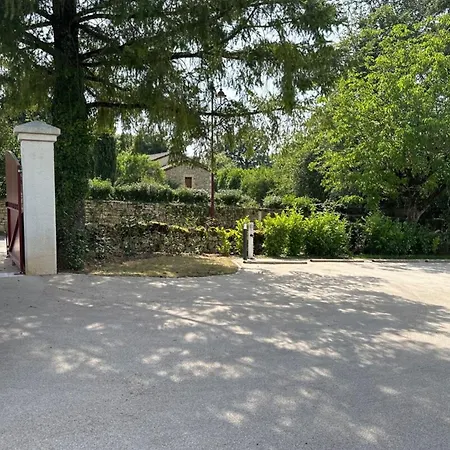 Grange D'antan -jacuzzipiscineclim -cuzance *